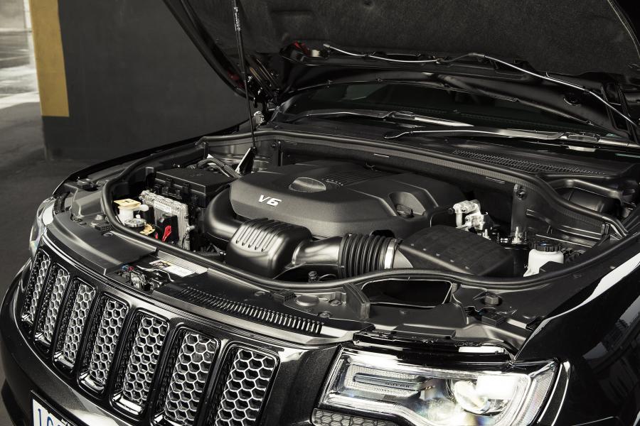  Jeep Grand Cherokee Blackhawk 2015 года  (фото 11 из 26)